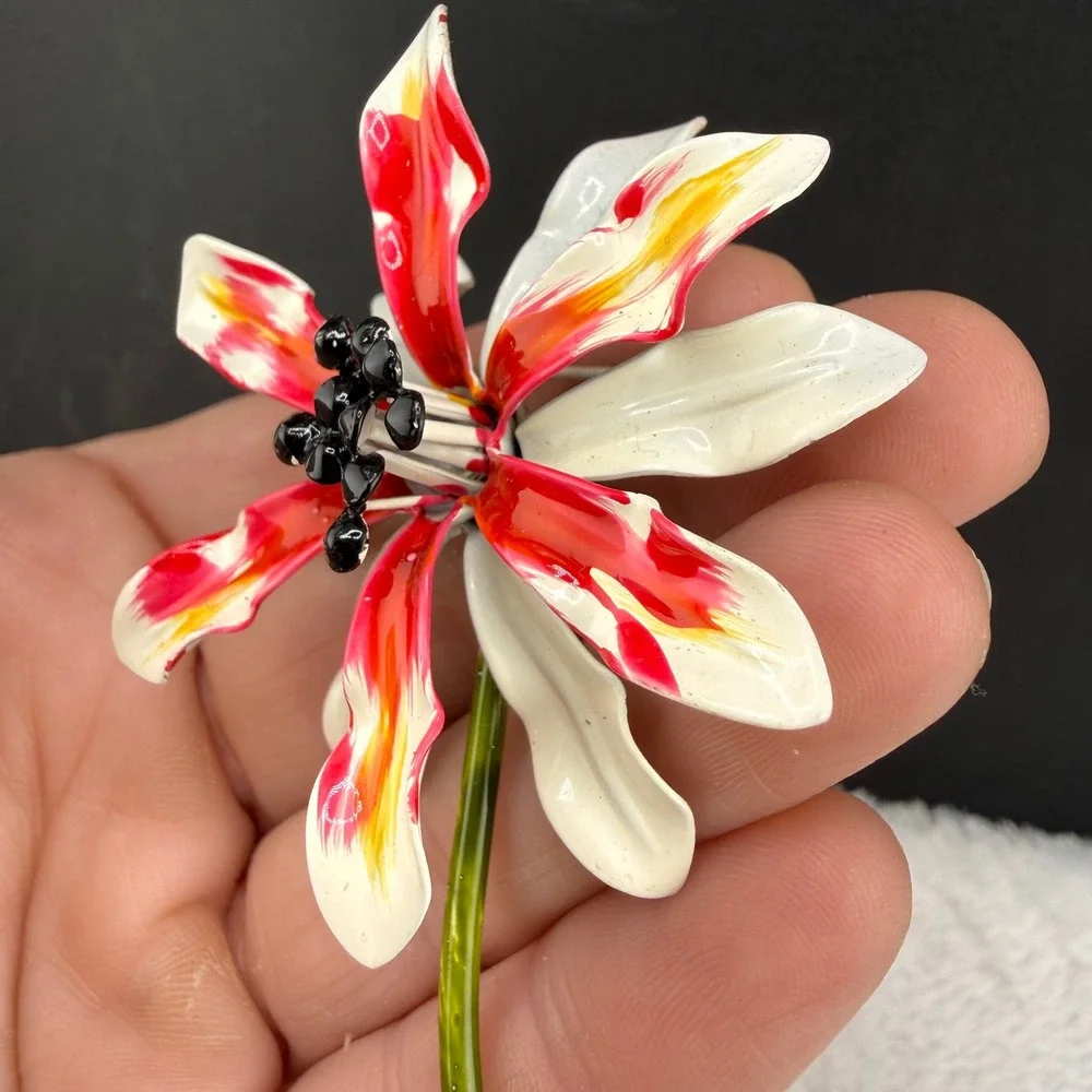 Vintage Enamel Flower Brooch Mod Pop Art White Red Big